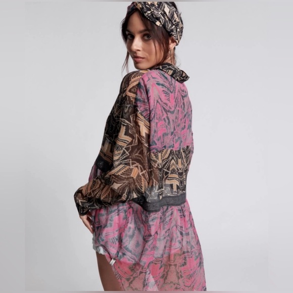 One Teaspoon Kaleidoscope Lunar Top - Picture 2 of 7